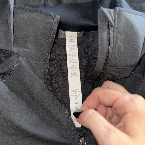 Lululemon windbreaker - Picture 3 of 5